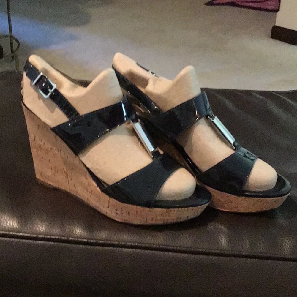 Shoe